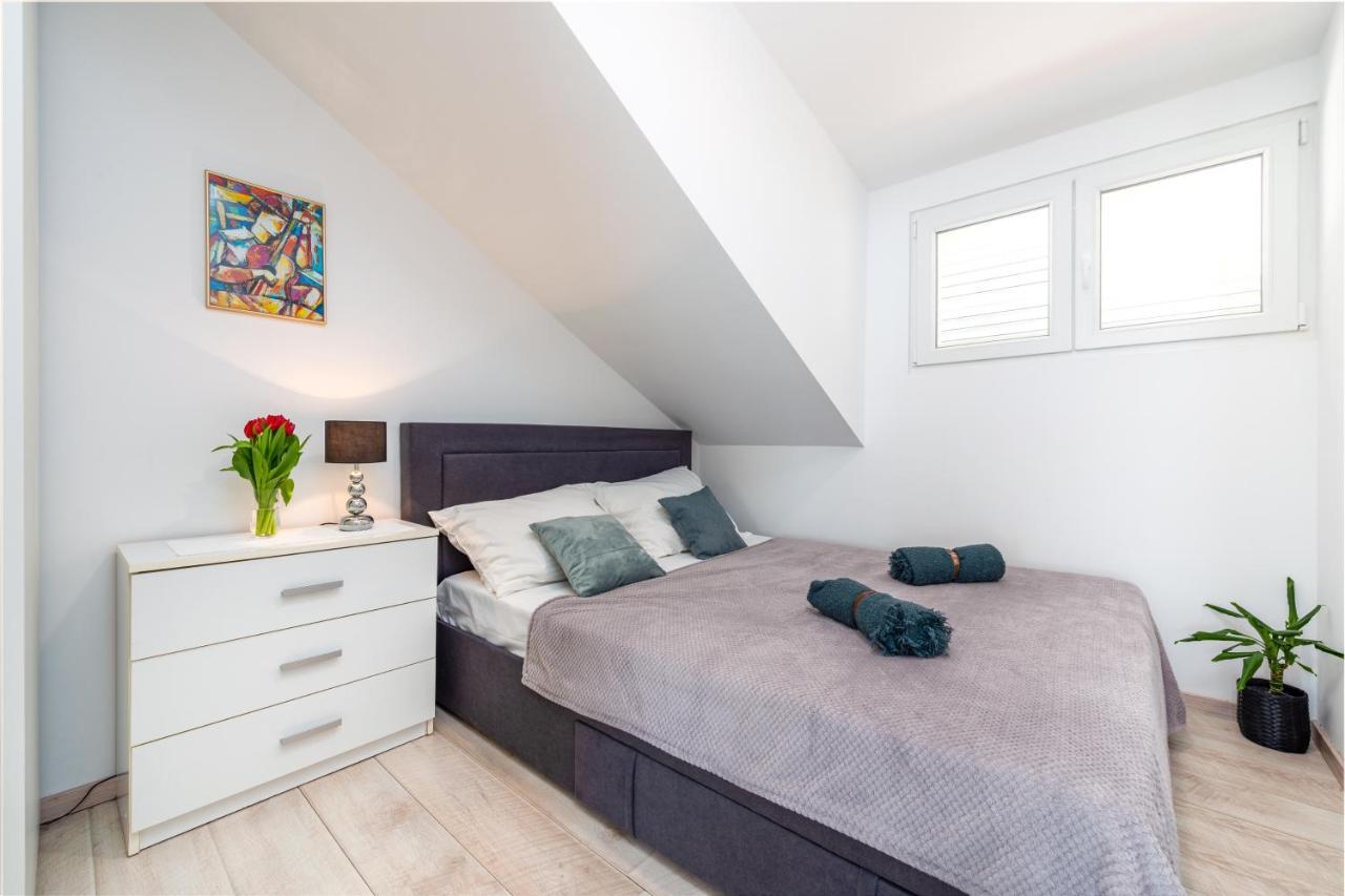 Guest House Allineeddubrovnik: Versatile Rooms with Free Parking Exterior photo