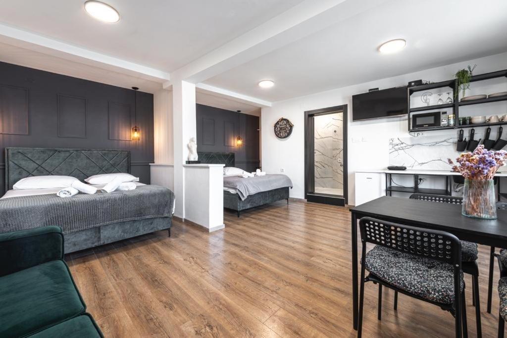 Guest House Allineeddubrovnik: Versatile Rooms with Free Parking Exterior photo