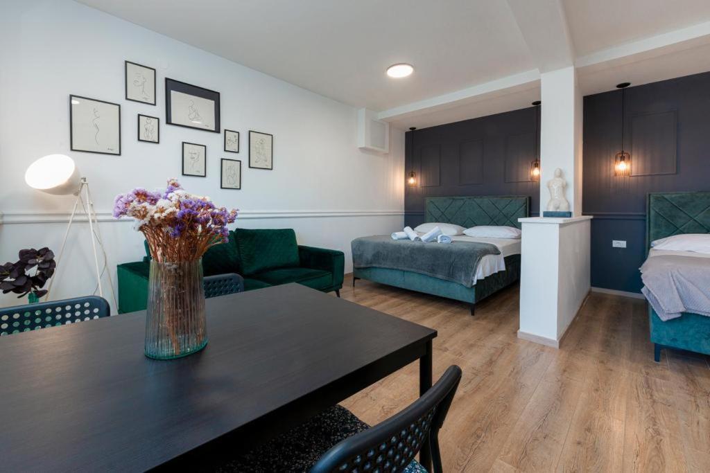 Guest House Allineeddubrovnik: Versatile Rooms with Free Parking Exterior photo