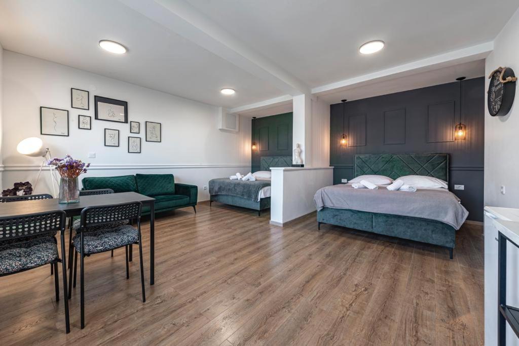 Guest House Allineeddubrovnik: Versatile Rooms with Free Parking Exterior photo