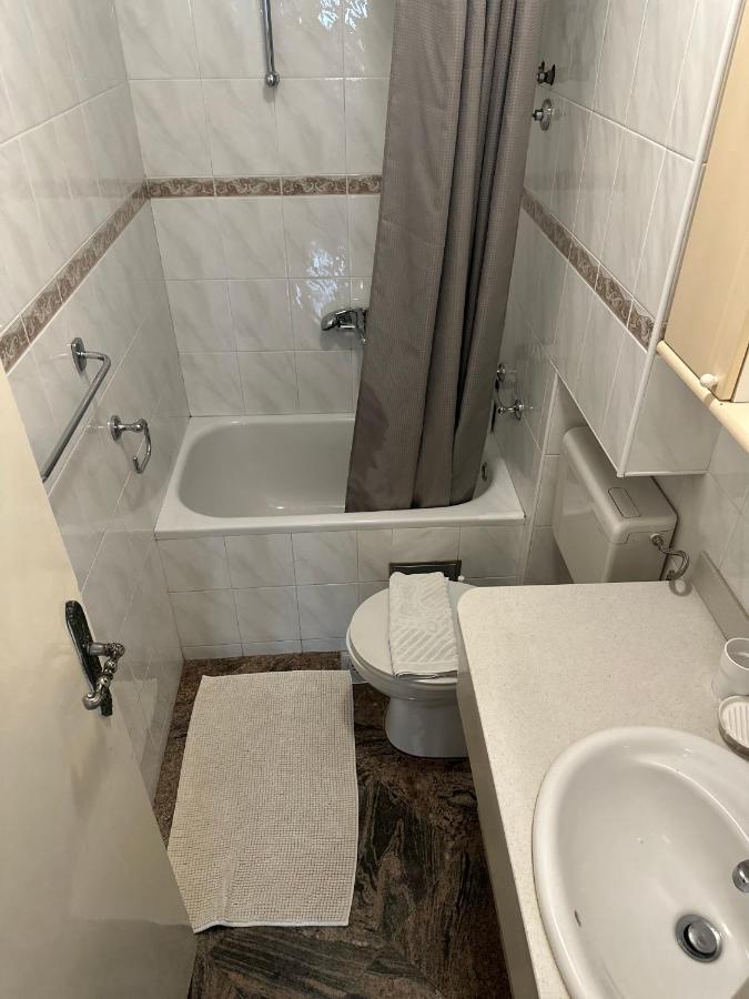 Guest House Allineeddubrovnik: Versatile Rooms with Free Parking Exterior photo