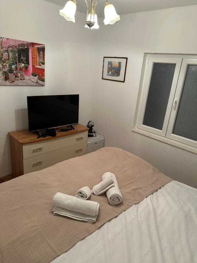Guest House Allineeddubrovnik: Versatile Rooms with Free Parking Exterior photo